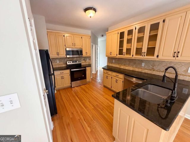 15 Navaho Lane, Sharpsburg, GA 30277