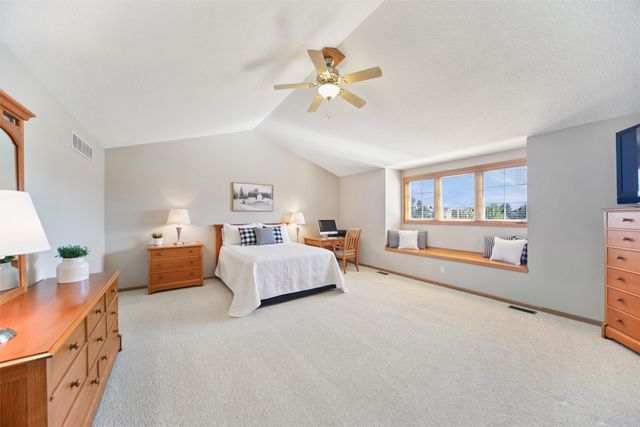 3104 SW Timberline Drive, Ankeny, IA 50023