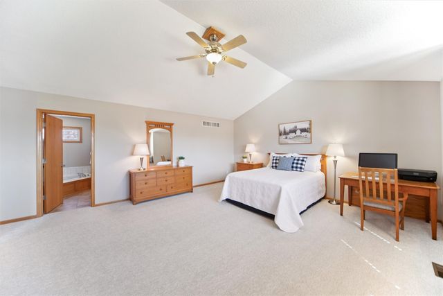 3104 SW Timberline Drive, Ankeny, IA 50023