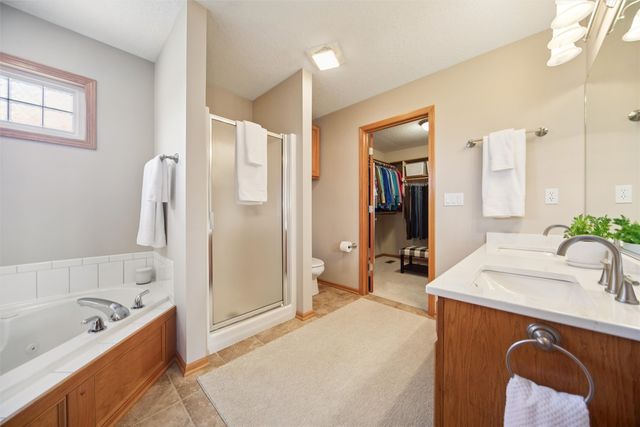 3104 SW Timberline Drive, Ankeny, IA 50023