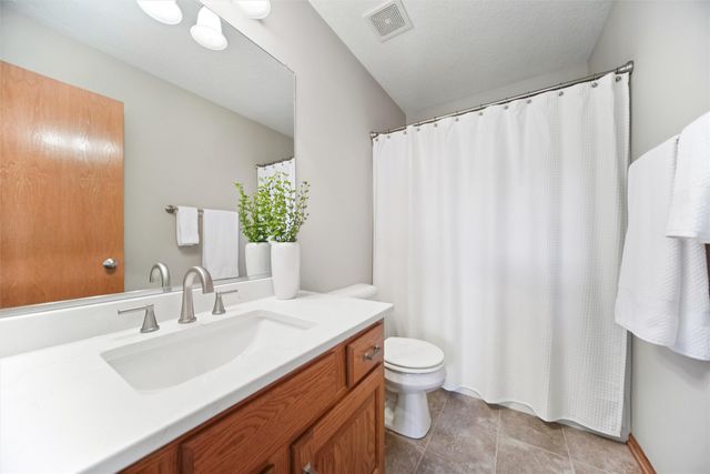 3104 SW Timberline Drive, Ankeny, IA 50023