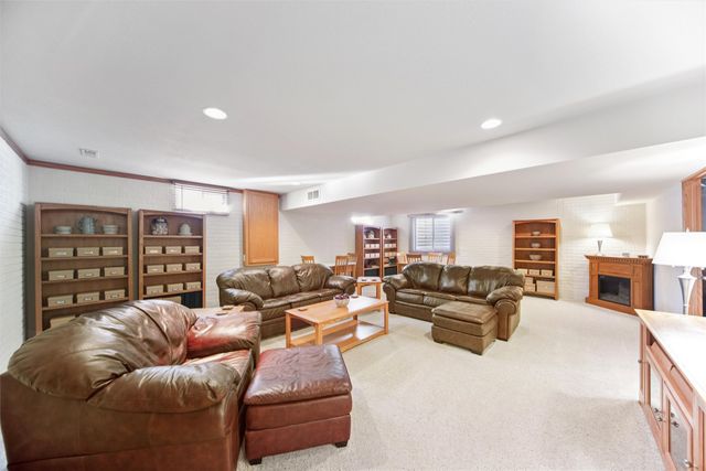 3104 SW Timberline Drive, Ankeny, IA 50023