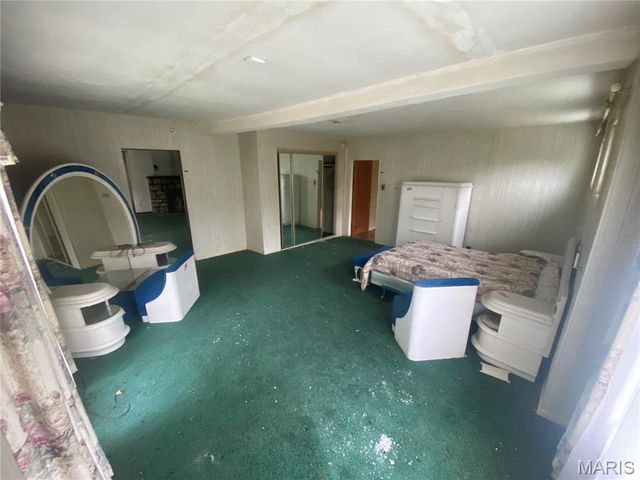 15000 Sinks Road, Florissant, MO 63034