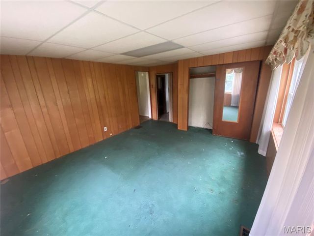 15000 Sinks Road, Florissant, MO 63034