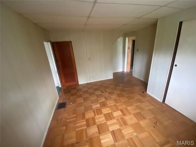 15000 Sinks Road, Florissant, MO 63034