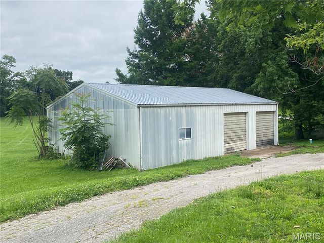15000 Sinks Road, Florissant, MO 63034