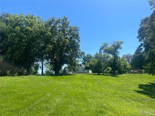 15000 Sinks Road, Florissant, MO 63034