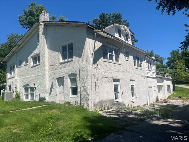 15000 Sinks Road, Florissant, MO 63034