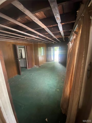 15000 Sinks Road, Florissant, MO 63034