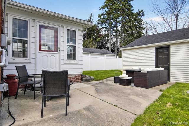 13212 Phelps Street, Southgate, MI 48195