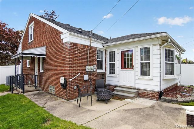 13212 Phelps Street, Southgate, MI 48195