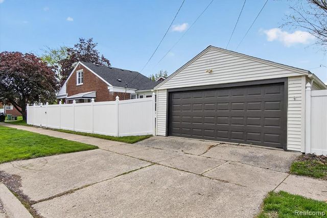 13212 Phelps Street, Southgate, MI 48195