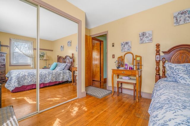 24 Sylvia St, Fairhaven, MA 02719