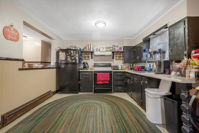 24 Sylvia St, Fairhaven, MA 02719