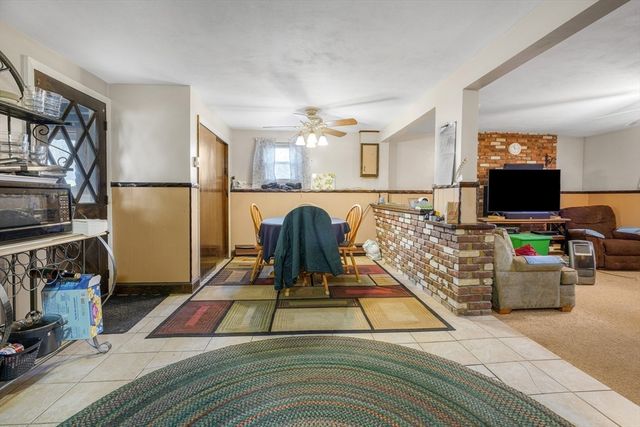 24 Sylvia St, Fairhaven, MA 02719