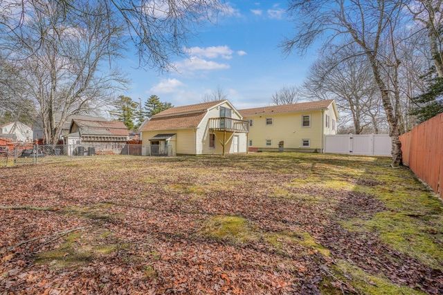 24 Sylvia St, Fairhaven, MA 02719