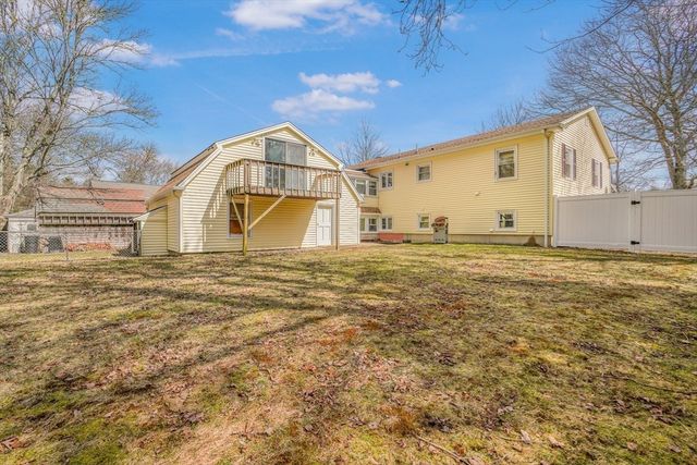 24 Sylvia St, Fairhaven, MA 02719