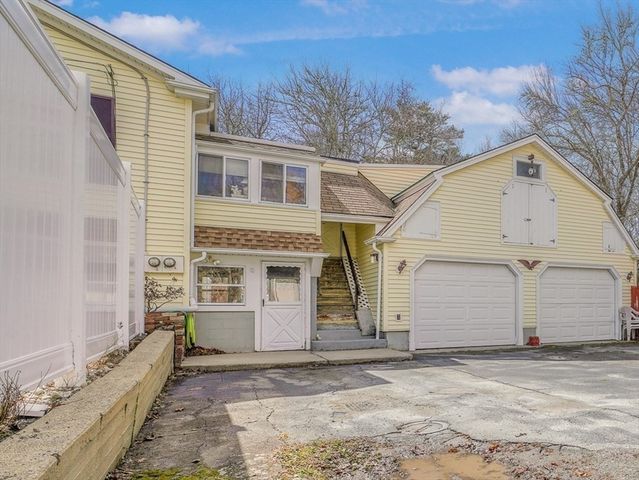 24 Sylvia St, Fairhaven, MA 02719