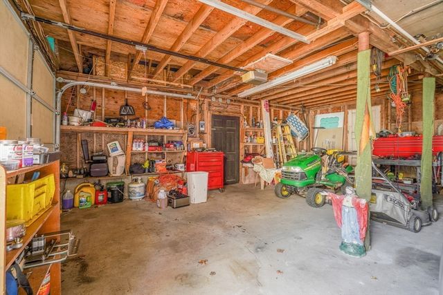 24 Sylvia St, Fairhaven, MA 02719