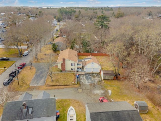 24 Sylvia St, Fairhaven, MA 02719