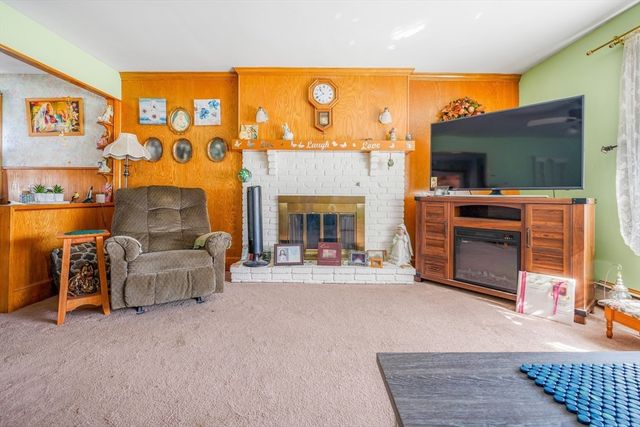 24 Sylvia St, Fairhaven, MA 02719