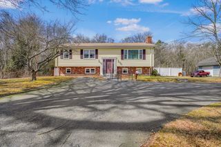 24 Sylvia St, Fairhaven, MA 02719