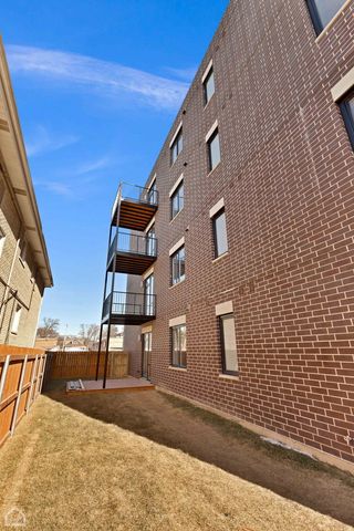 8631 W Grand Avenue 4W, River Grove, IL 60171