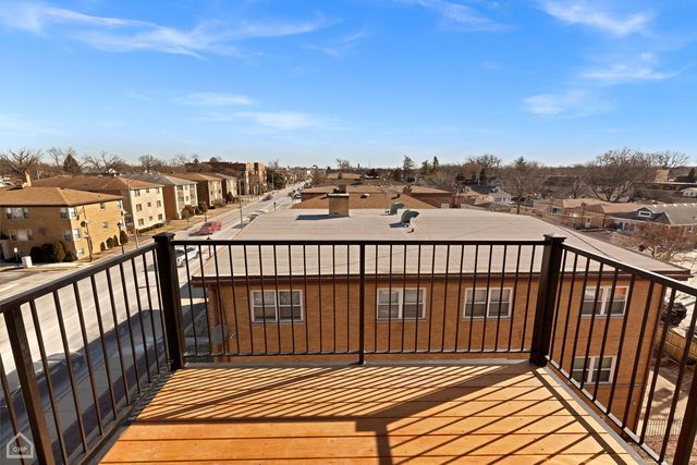 8631 W Grand Avenue 4W, River Grove, IL 60171