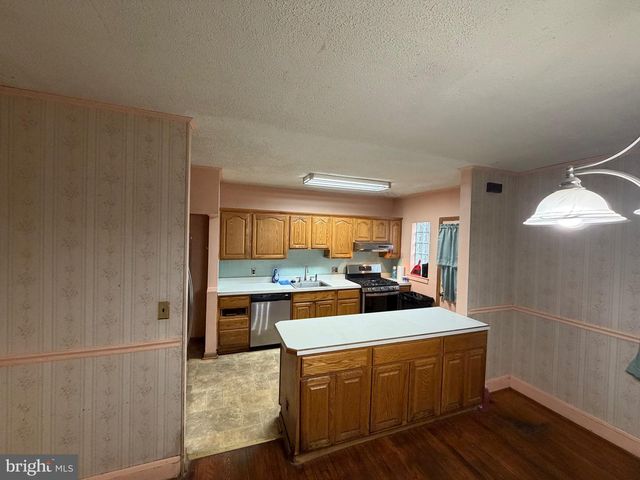 2532 LIBERTY PKWY, Baltimore, MD 21222