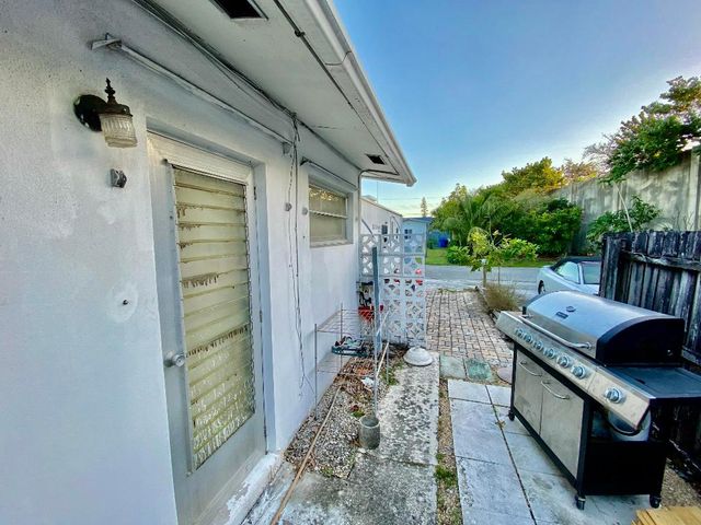 1607 Holly Street 1, Lantana, FL 33462