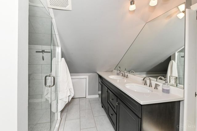 2832 Linwood Avenue, Cincinnati, OH 45208