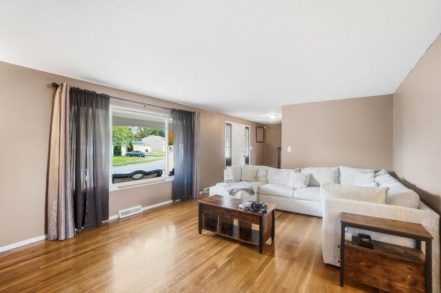 4849 Heatherton Drive, Columbus, OH 43229