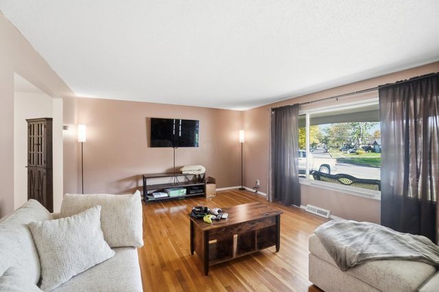 4849 Heatherton Drive, Columbus, OH 43229