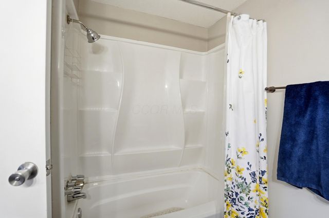 4849 Heatherton Drive, Columbus, OH 43229