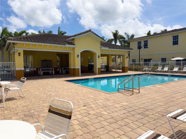 4009 NW 11th Dr, Lauderhill, FL 33313