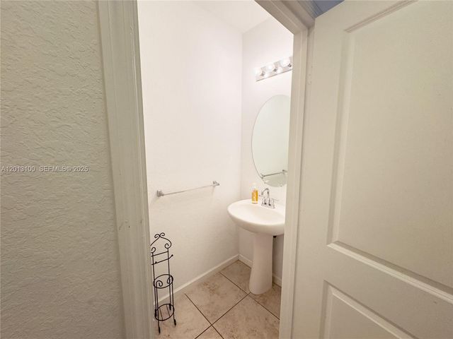 4009 NW 11th Dr, Lauderhill, FL 33313
