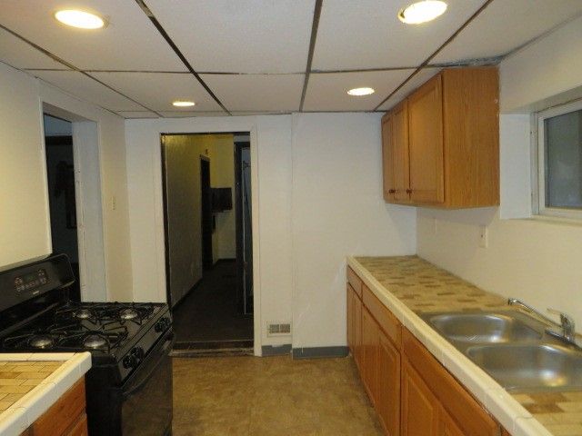 276 Mckinley St, Braddock Hills, PA 15221