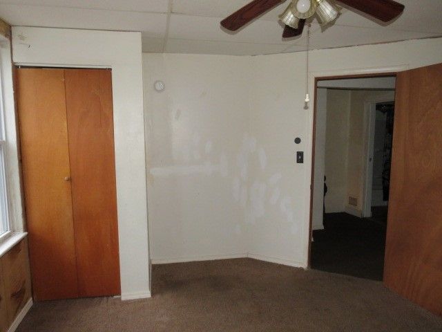 276 Mckinley St, Braddock Hills, PA 15221