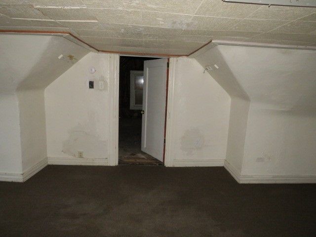 276 Mckinley St, Braddock Hills, PA 15221