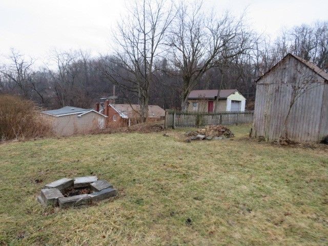 276 Mckinley St, Braddock Hills, PA 15221