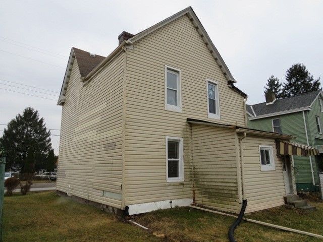 276 Mckinley St, Braddock Hills, PA 15221