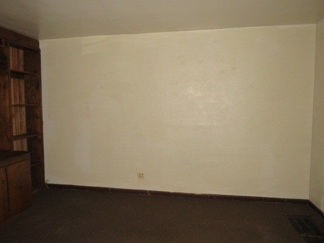 276 Mckinley St, Braddock Hills, PA 15221