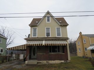 276 Mckinley St, Braddock Hills, PA 15221