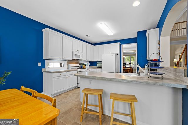 140 Lakeside Court, Fayetteville, GA 30214
