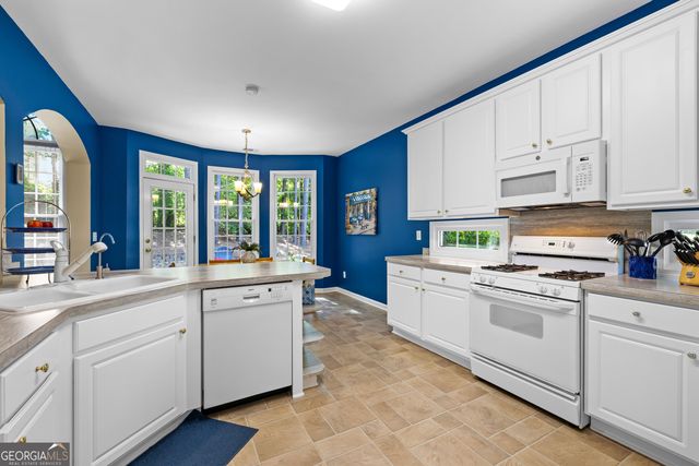 140 Lakeside Court, Fayetteville, GA 30214