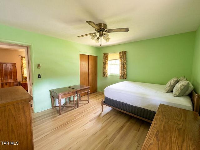 3504 Rustic Hills Drive, Kingsport, TN 37660