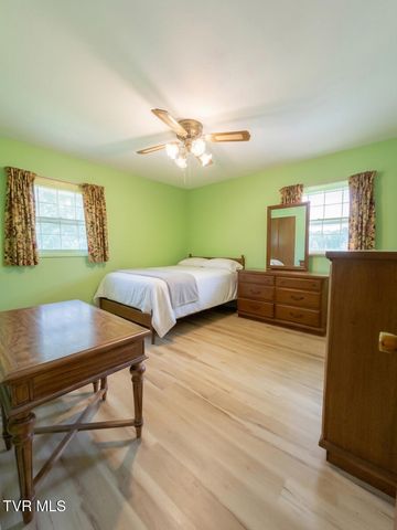 3504 Rustic Hills Drive, Kingsport, TN 37660