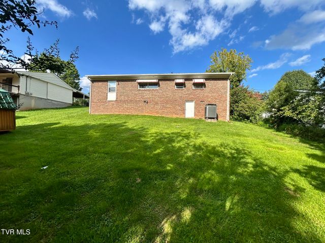 3504 Rustic Hills Drive, Kingsport, TN 37660