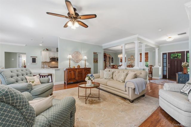35 Briarwood Lane, New Windsor, NY 12553