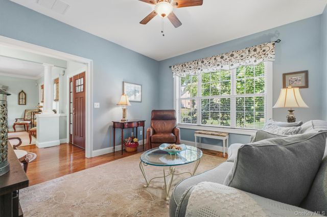 35 Briarwood Lane, New Windsor, NY 12553